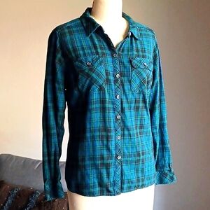 Beautiful Green and Blue Plaid Croft & Borrow Button Down Flannel Shirt